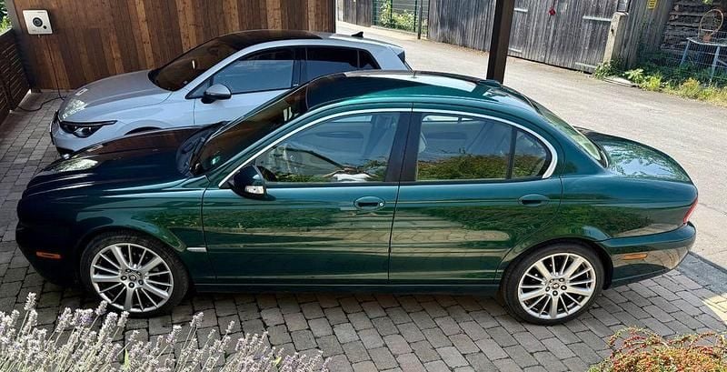 Grün Gebraucht 2007 Jaguar X-type Executive Limousine | 1.499 € (Superpreis) - Bild 1/4