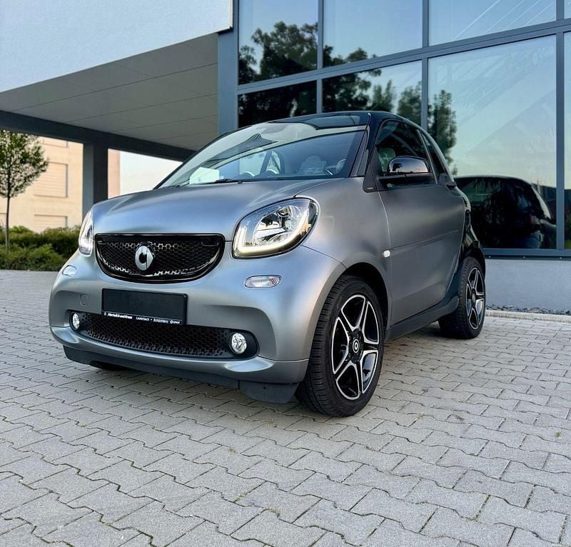 Nachtschwarz Gebraucht 2015 Smart ForTwo Coupé Kleinwagen | 13.500 € (Fairer Preis) - Bild 1/4
