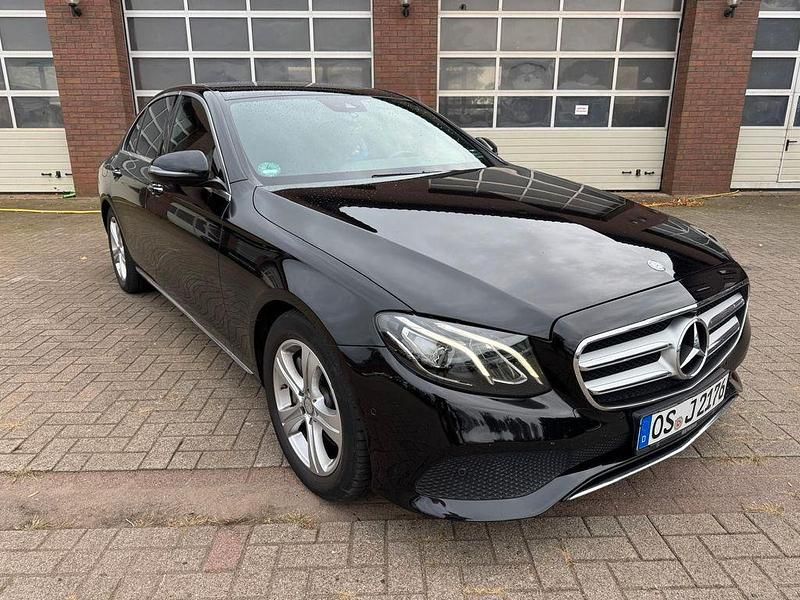 Gebraucht Mercedes E350 258 PS (189 kW) 2016 Schwarz Limousine
