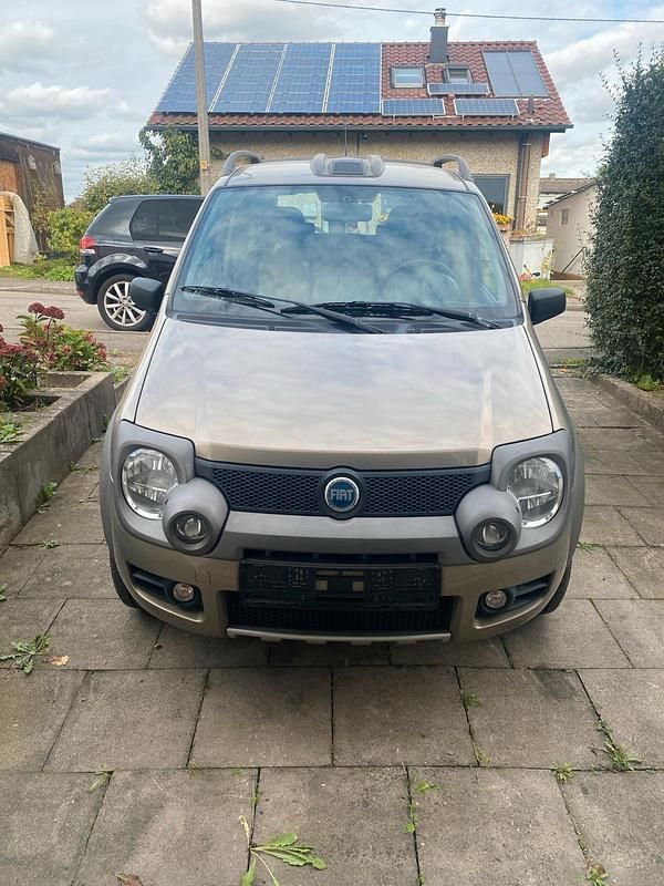 Silber Gebraucht 2005 Fiat Panda 4x4 Cross Kleinwagen | 5.990 € - Bild 1/4