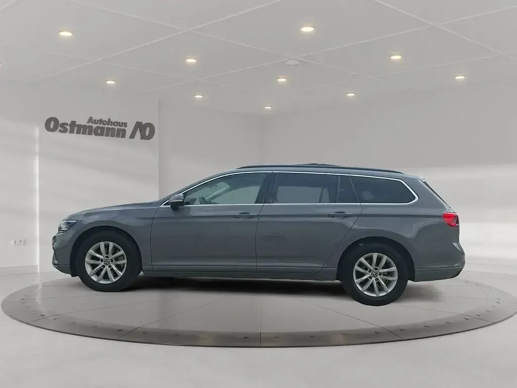 Gebraucht VW Passat Business 150 PS (110 kW) 2023 Mondsteingrau Kombi