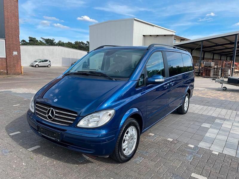 Blau Gebraucht 2006 Mercedes Viano Van / Kleinbus | 8.200 € (Guter Preis) - Bild 1/4