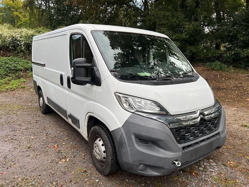 Weiß Gebraucht 2015 Citroën Jumper Van / Kleinbus | 6.890 € (Superpreis) - Bild 1/4