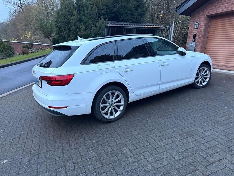 Gebraucht Audi A4 Ambiente 150 PS (110 kW) 2017 Weiß Kombi