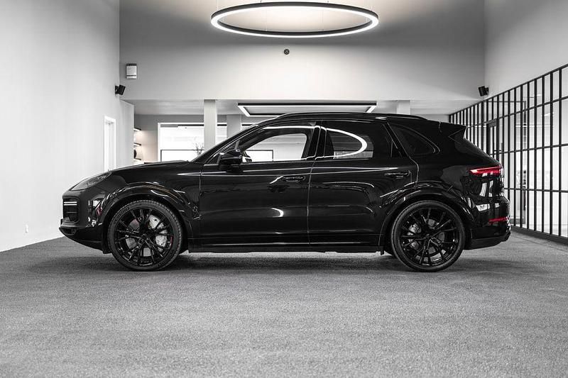 Gebraucht Porsche Cayenne Turbo 549 PS (403 kW) 2018 Schwarz SUV