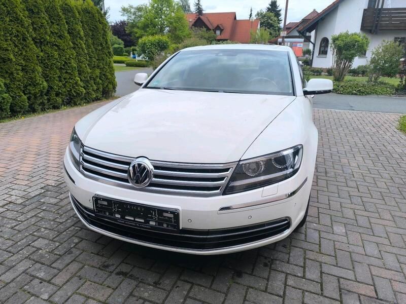 Weiß Gebraucht 2015 VW Phaeton Limousine | 16.900 € (Fairer Preis) - Bild 1/4