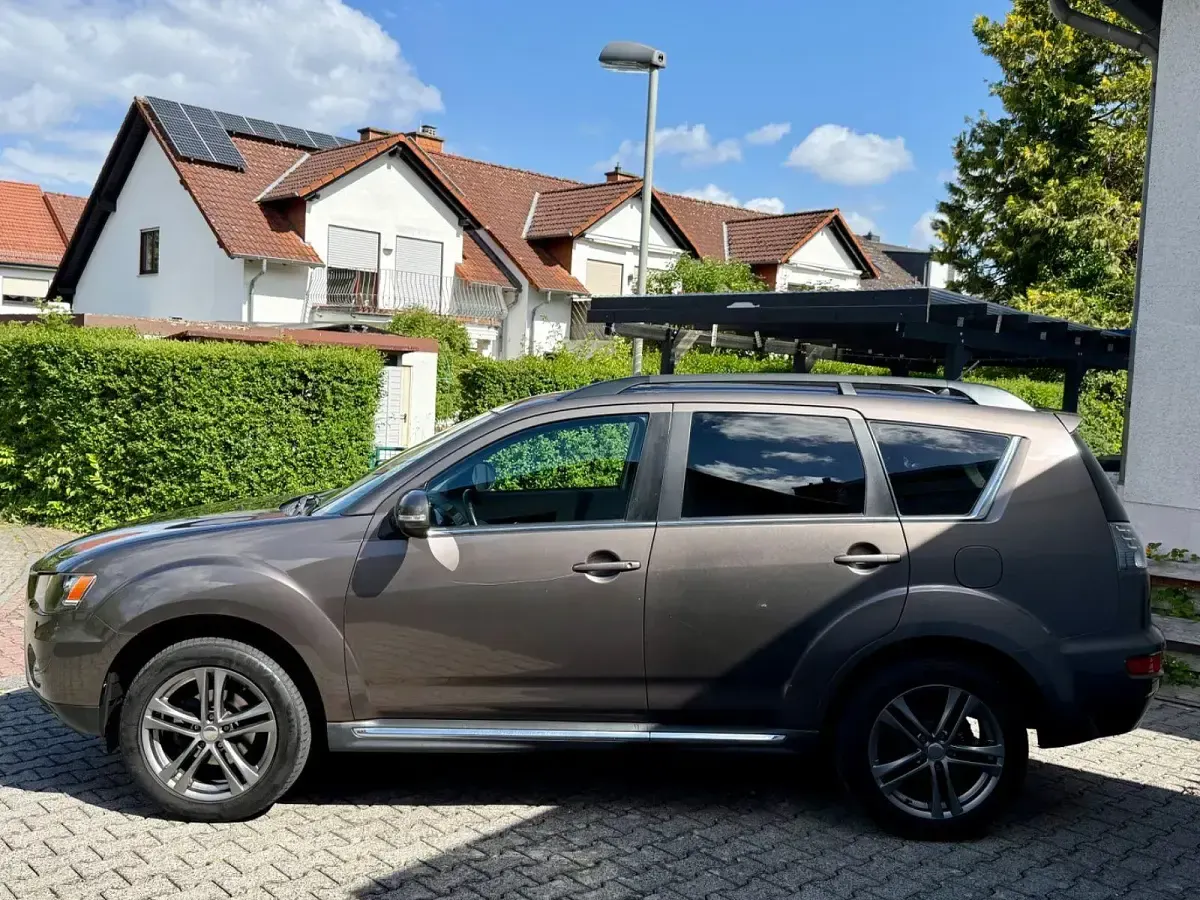 Gebraucht Mitsubishi Outlander Invite 147 PS (108 kW) 2011 Braun SUV