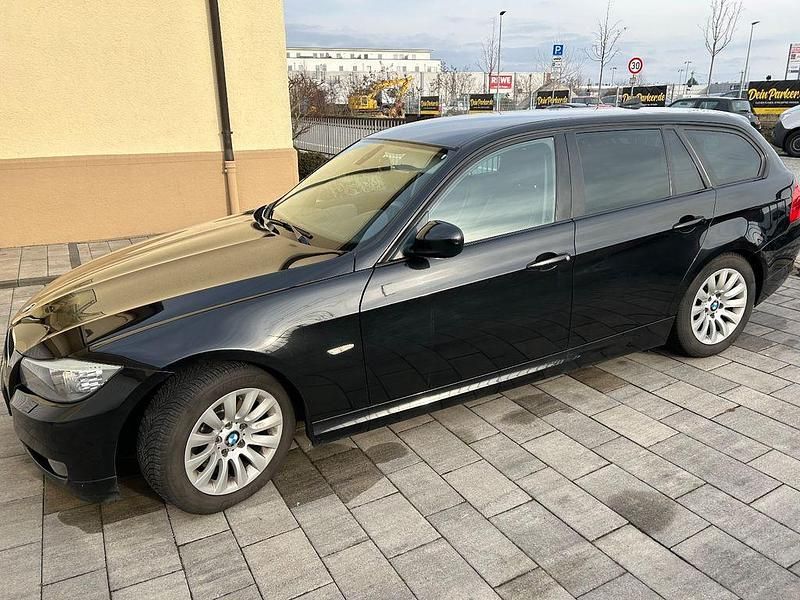 Gebraucht BMW 320 Efficient Dynamics 163 PS (119 kW) 2011 Schwarz Kombi