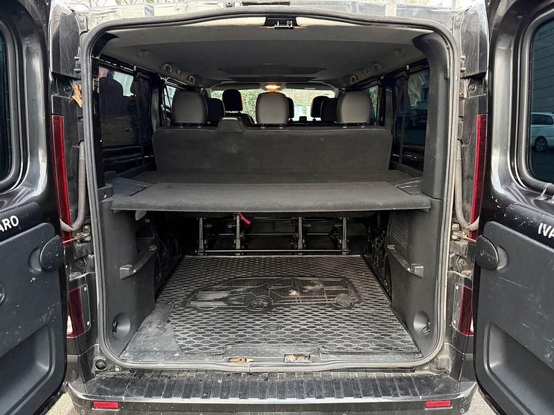 Gebraucht Opel Vivaro 125 PS (91 kW) 2016 Schwarz Van / Kleinbus