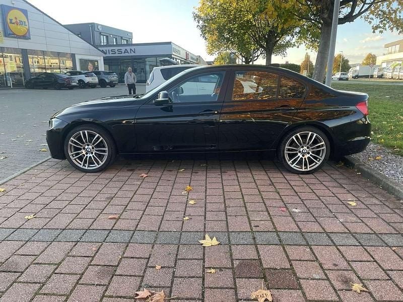 Gebraucht BMW 316 136 PS (100 kW) 2012 Schwarz Limousine