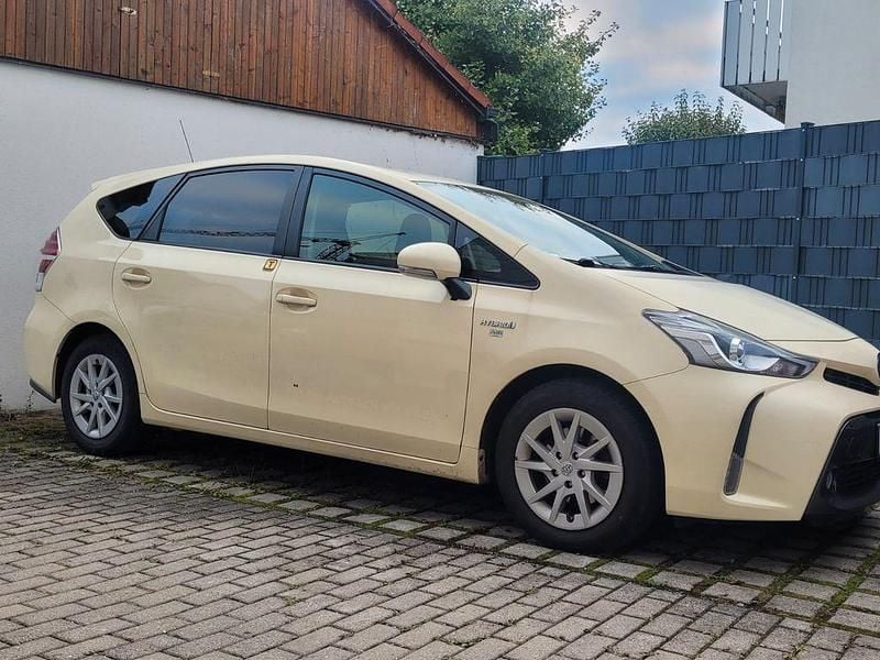 Weiß Gebraucht 2020 Toyota Prius+ Van / Kleinbus | 13.900 € (Guter Preis) - Bild 1/4