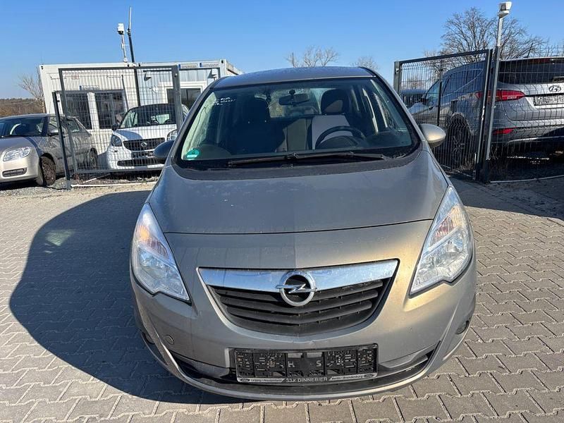 Gebraucht Opel Meriva Active 131 PS (96 kW) 2013 Braun Van / Kleinbus