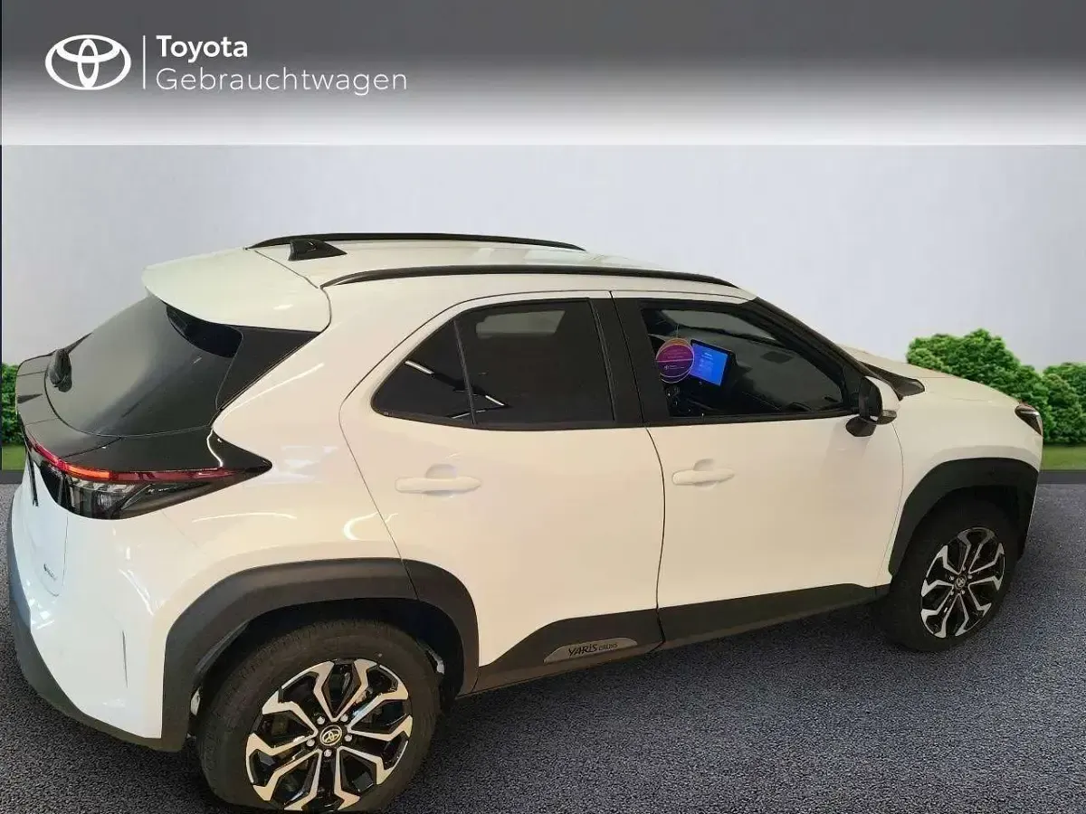 Neu Toyota Yaris Cross 131 PS (96 kW) 2025 Schwarz SUV