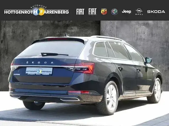 Gebraucht Skoda Superb LAURIN & KLEMENT 200 PS (147 kW) 2023 Schwarz Kombi