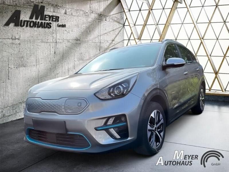 Grau Gebraucht 2022 Kia e-Niro 2 SUV | 24.990 € (Teuer) - Bild 1/4