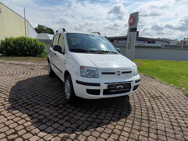 Weiß Gebraucht 2012 Fiat Panda Kleinwagen | 4.500 € - Bild 1/4