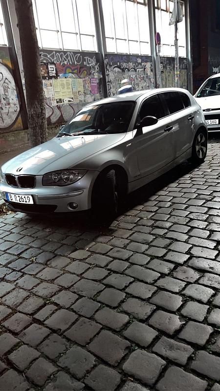 Silber Gebraucht 2005 BMW 118 Kleinwagen | 2.200 € (Guter Preis) - Bild 1/4