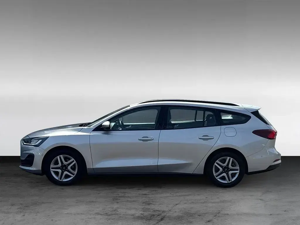 Gebraucht Ford Focus Cool & Connect 125 PS (91 kW) 2022 Silber Limousine
