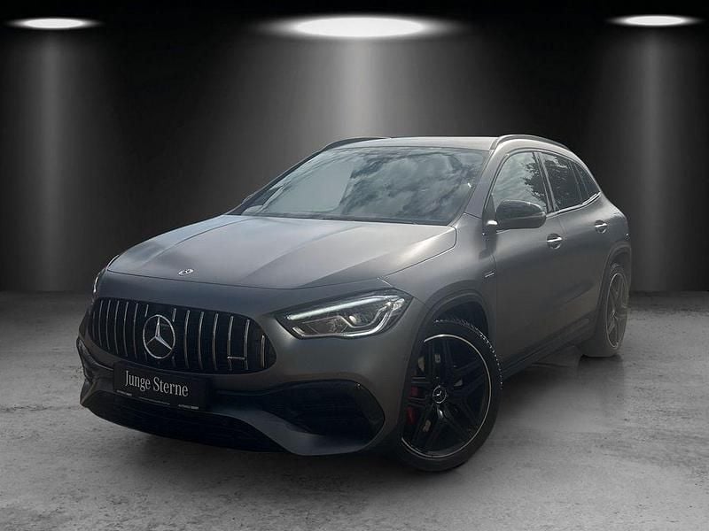 Grau Gebraucht 2022 Mercedes GLA45 AMG AMG SUV | 57.770 € (Teuer) - Bild 1/4