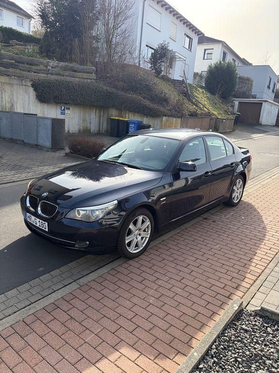Gebraucht BMW 525 197 PS (144 kW) 2008 Blau Limousine