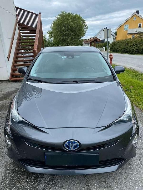 Grau Gebraucht 2018 Toyota Prius Executive Kleinwagen | 17.790 € (Guter Preis) - Bild 1/4