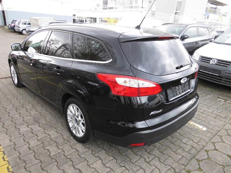 Gebraucht Ford Focus Titanium 125 PS (91 kW) 2011 Schwarz Kombi