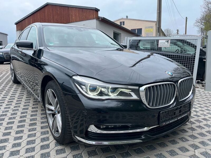 Gebraucht BMW 740 320 PS (235 kW) 2016 Schwarz Limousine