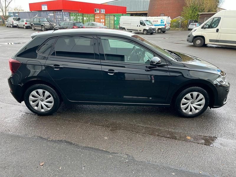 Gebraucht VW Polo 95 PS (69 kW) 2021 Schwarz Kleinwagen