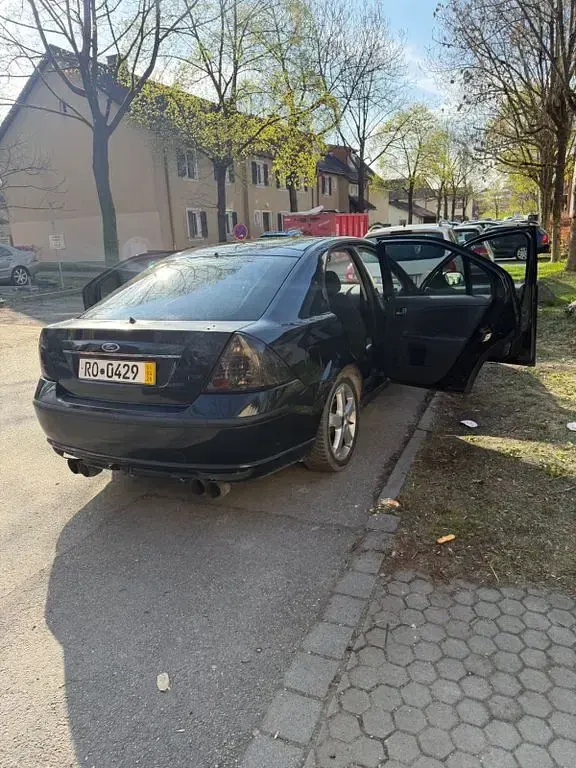 Gebraucht Ford Mondeo Ghia 204 PS (150 kW) 2005 Schwarz Limousine