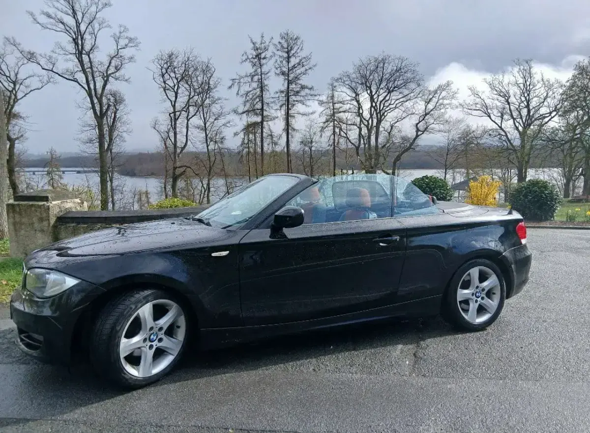 Gebraucht BMW 118 Cabriolet Performance 143 PS (105 kW) 2010 Schwarz Cabrio