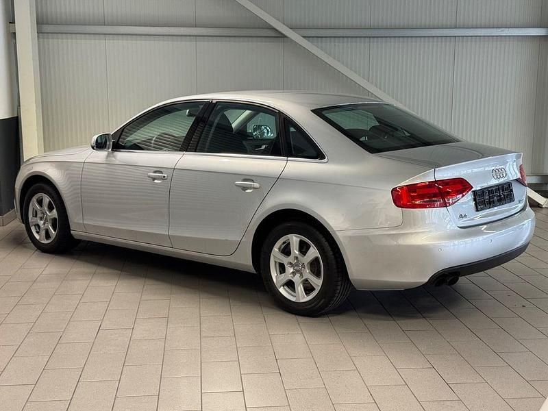 Gebraucht Audi A4 Attraction 120 PS (88 kW) 2009 Silber Limousine