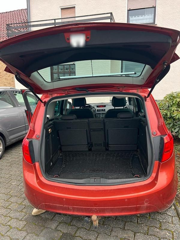 Gebraucht Opel Meriva Edition 110 PS (80 kW) 2011 Rot Van / Kleinbus