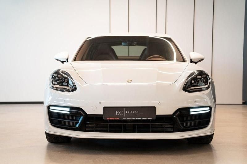 Gebraucht Porsche Panamera 441 PS (324 kW) 2018 Weiß Kleinwagen