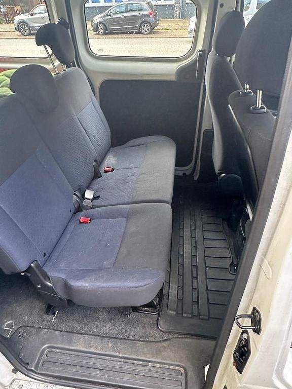 Gebraucht Nissan Evalia 90 PS (66 kW) 2010 Weiß Van / Kleinbus