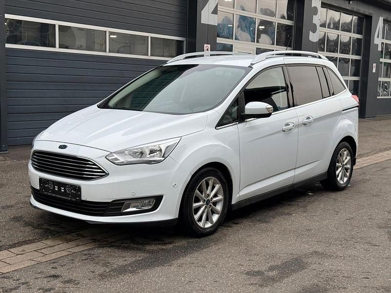 Weiß Gebraucht 2015 Ford Grand C-Max Titanium Van / Kleinbus | 11.990 € (Fairer Preis) - Bild 1/4
