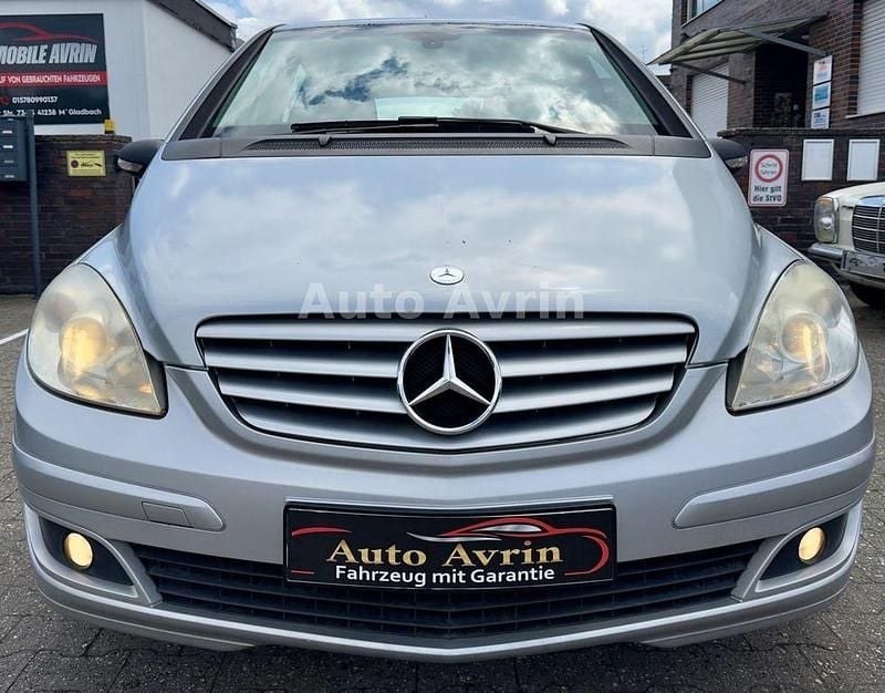 Gebraucht Mercedes B180 109 PS (80 kW) 2006 Silber Van / Kleinbus