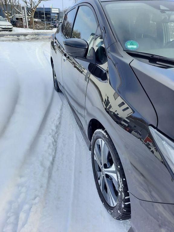 Gebraucht Nissan Leaf N-Connecta 110 kW (150 PS) 2021 Schwarz Kleinwagen