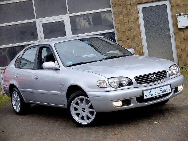 Gebraucht Toyota Corolla 110 PS (80 kW) 2000 Silber Limousine