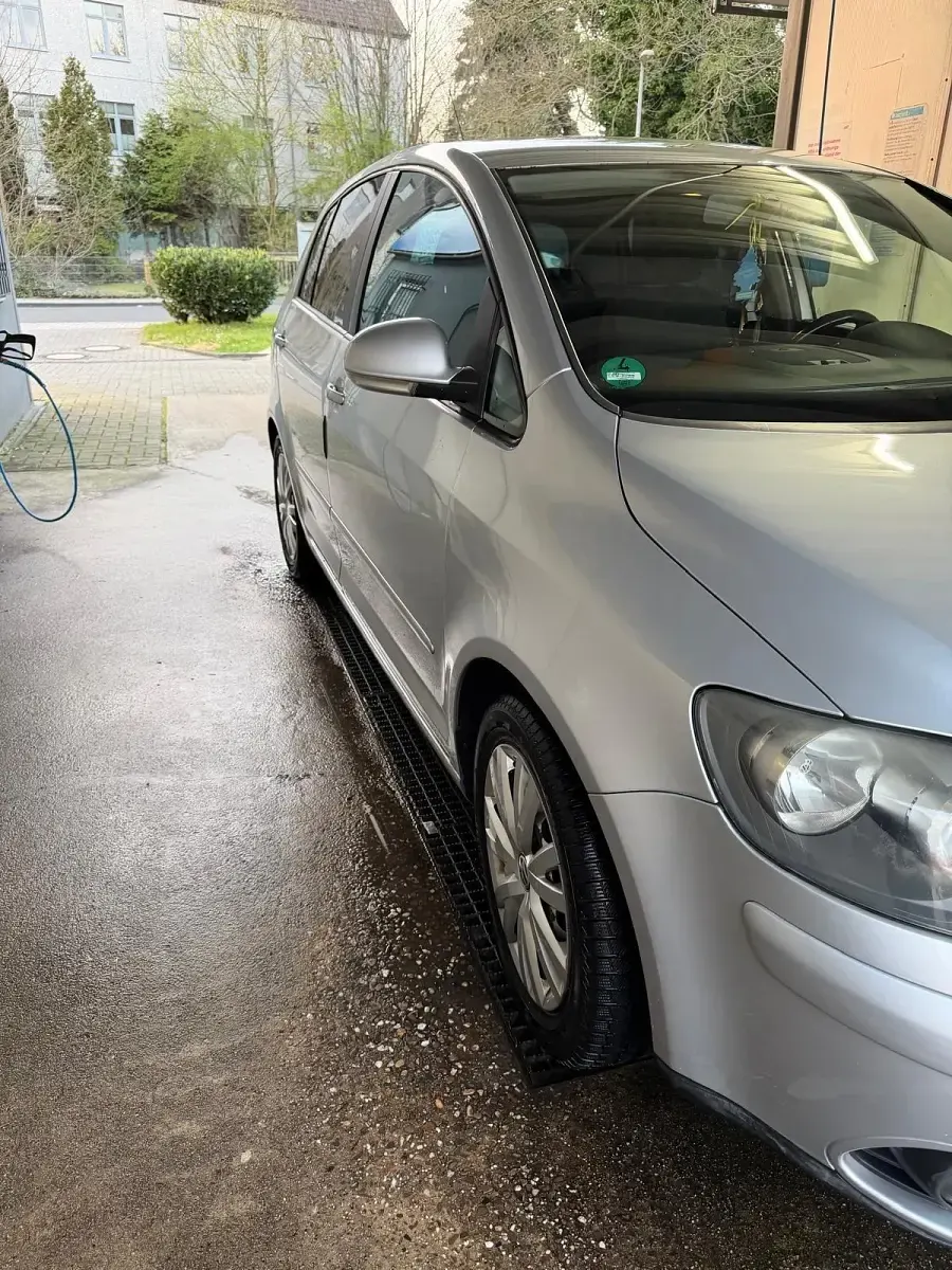 Gebraucht VW Golf V 105 PS (77 kW) 2007 Silber Limousine