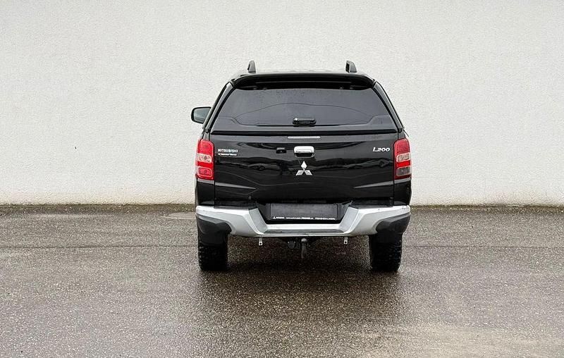 Gebraucht Mitsubishi L200 Plus 181 PS (133 kW) 2016 Schwarz Abholung