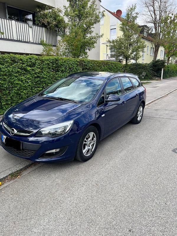 Blau Gebraucht 2013 Opel Astra Eco Kombi | 2.890 € (Fairer Preis) - Bild 1/4
