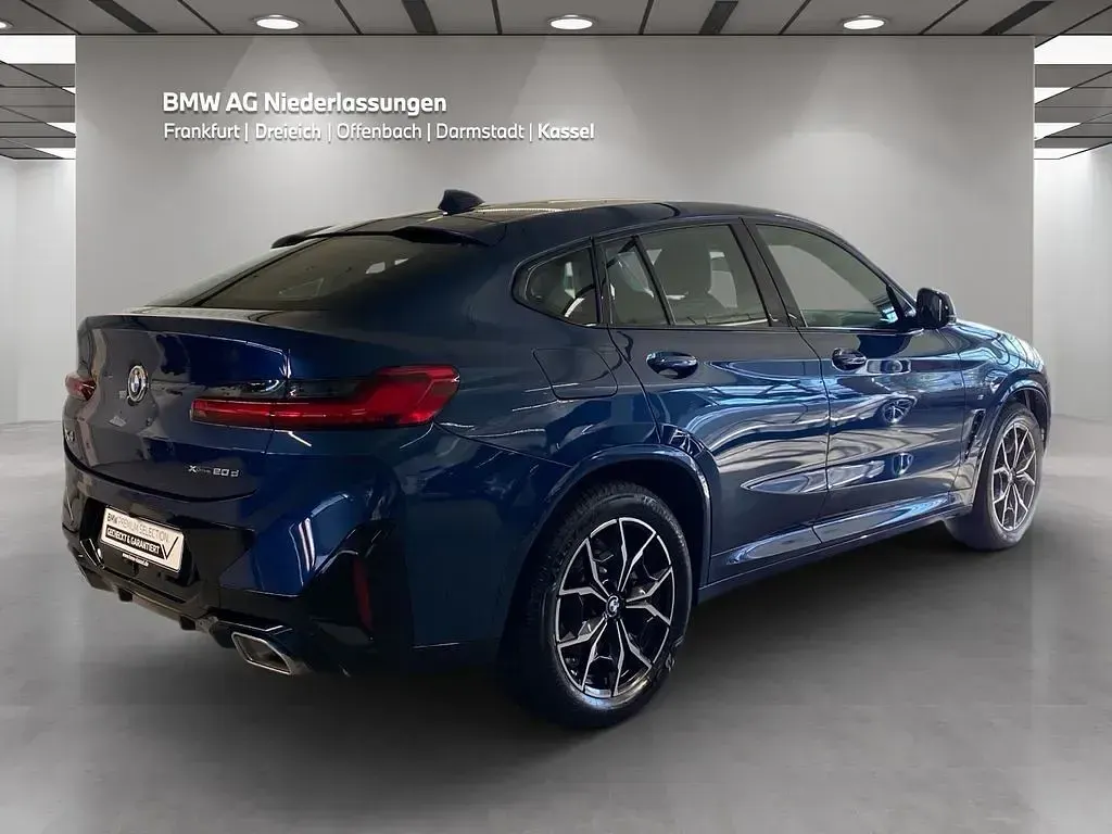 Gebraucht BMW X4 M Sport 190 PS (139 kW) 2024 Blau SUV