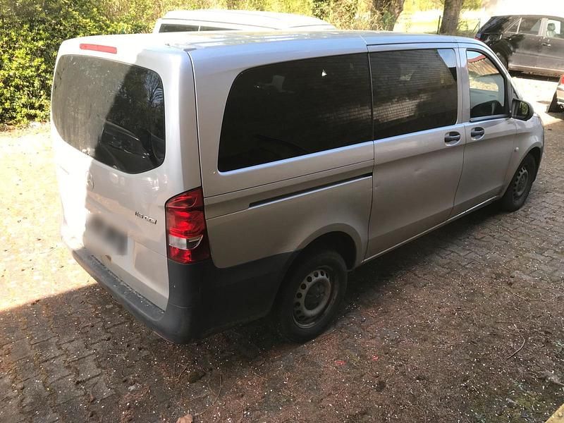 Gebraucht Mercedes Vito 163 PS (119 kW) 2018 Silber Van