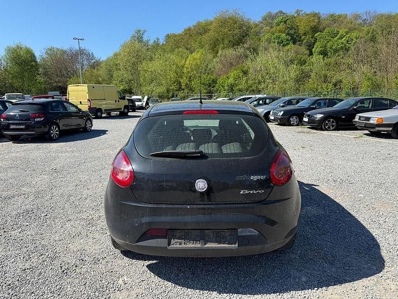 Gebraucht Fiat Bravo Dynamic 120 PS (88 kW) 2011 Schwarz Kleinwagen