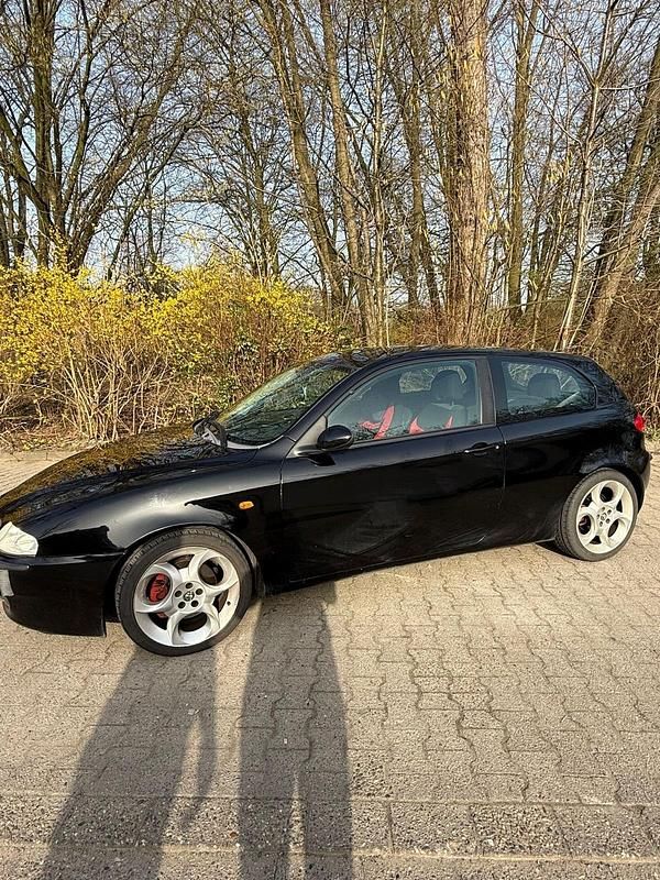 Gebraucht Alfa Romeo 147 120 PS (88 kW) 2003 Schwarz Kleinwagen