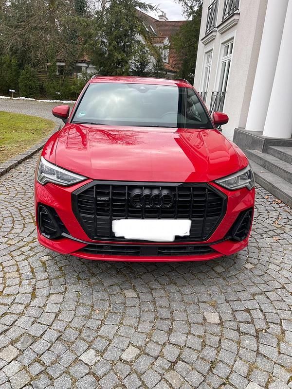 Rot Gebraucht 2021 Audi Q3 S-Line SUV | 28.000 € (Superpreis) - Bild 1/4