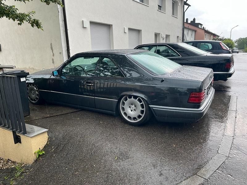 Gebraucht Mercedes E320 224 PS (164 kW) 1994 Grau Coupé