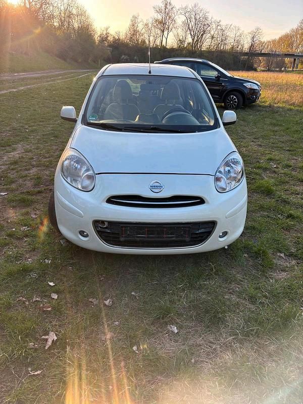 Gebraucht Nissan Micra 80 PS (58 kW) 2012 Weiß Kleinwagen