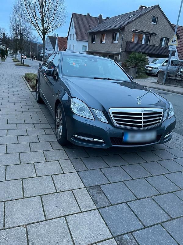 Gebraucht Mercedes E350 2011 Grün Limousine