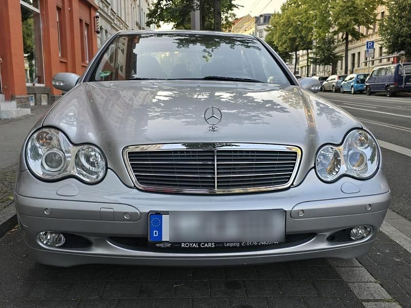 Gebraucht Mercedes C180 144 PS (105 kW) 2003 Silber Limousine